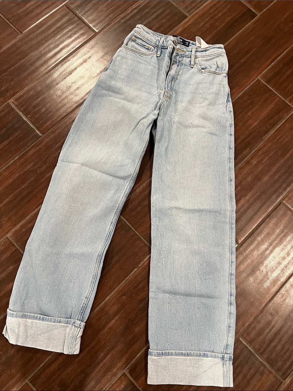 Hollister Women's Relaxed Straight Jeans - Light Blue